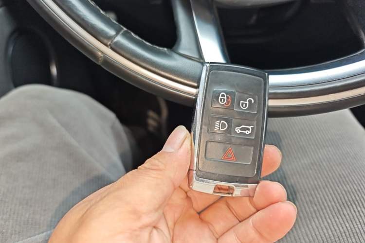Used Land Rover Discovery Sport 2020 249 PS R-Dynamic Performance Edition Vehicle Key