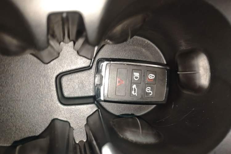 Used Land Rover Discovery Sport 2020 249 PS R-Dynamic Performance Edition Vehicle Key