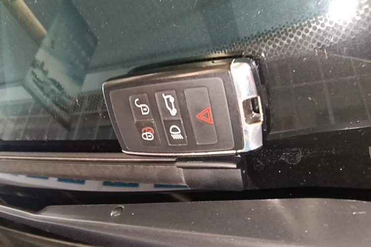 Used Land Rover Discovery Sport 2020 249 PS R-Dynamic Performance Edition Vehicle Key