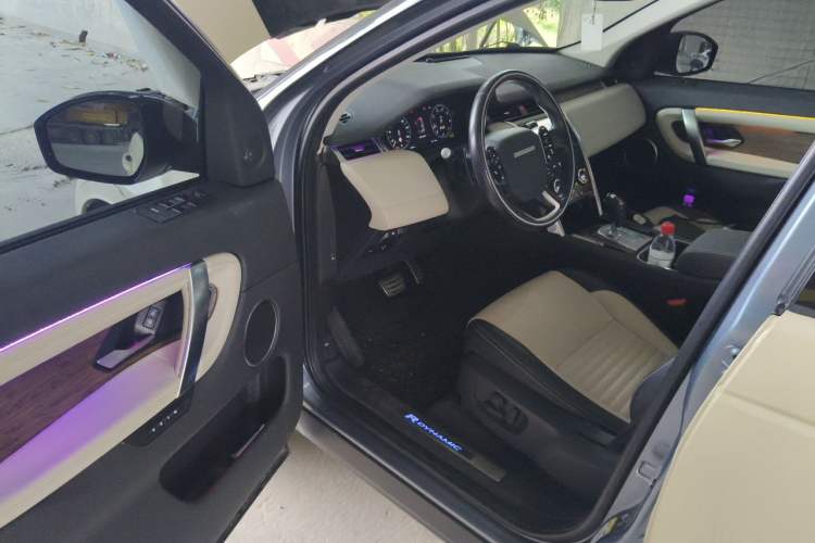 Used Land Rover Discovery Sport 2020 249 PS R-Dynamic Performance Edition Driver Seat