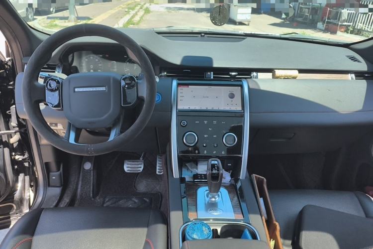 Used Land Rover Discovery Sport 2021 249 PS R-Dynamic SE Performance Tech Edition 7 Seats Center Console