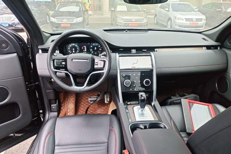Used Land Rover Discovery Sport 2021 249 PS R-Dynamic SE Performance Tech Edition 5 Seats Center Console