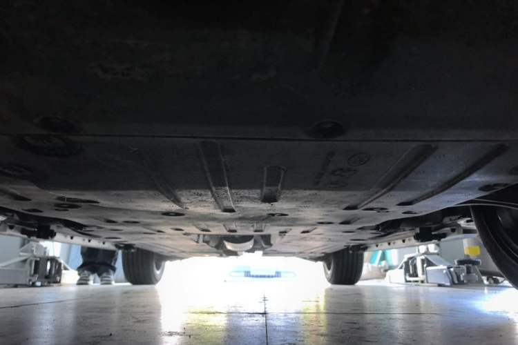 Used Land Rover Discovery Sport 2021 249 PS R-Dynamic S Performance Edition Chassis Front