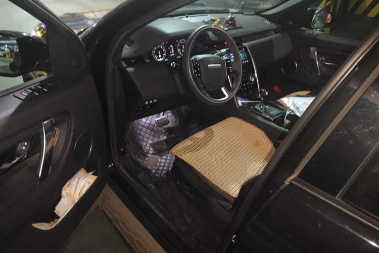 Used Land Rover Discovery Sport 2021 200 PS Family Edition Driver Seat