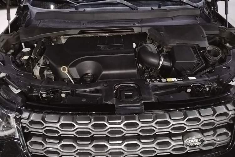 Used Land Rover Discovery Sport 2021 249 PS R-Dynamic S Performance Edition Engine Bay
