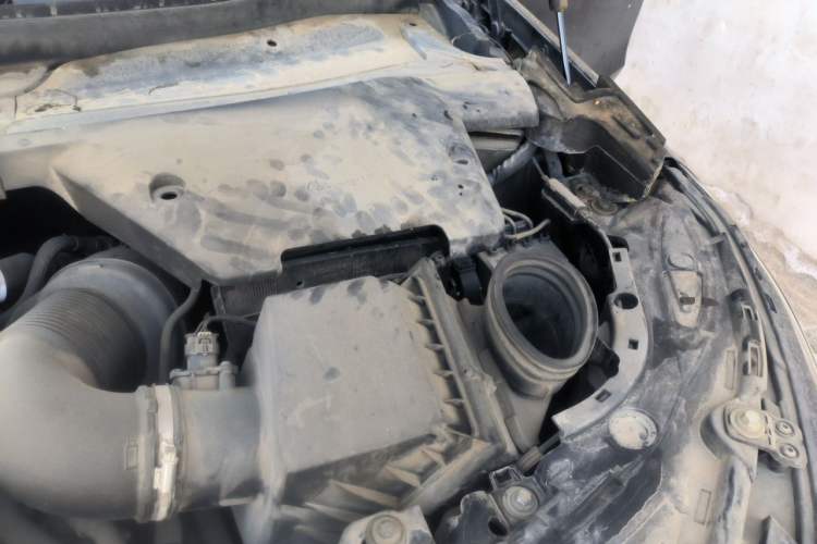 Used Land Rover Discovery Sport 2021 249 PS R-Dynamic S Performance Edition Engine Bay Left