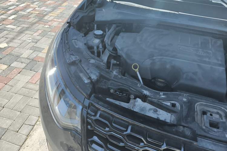 Used Land Rover Discovery Sport 2021 249 PS R-Dynamic SE Performance Tech Edition 7 Seats Engine Bay Right