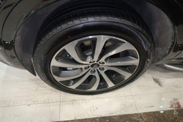 Used Land Rover Discovery Sport 2021 249 PS R-Dynamic SE Performance Tech Edition 5 Seats Exterior 2