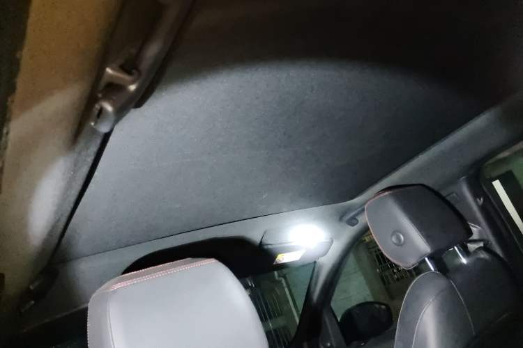 Used Land Rover Discovery Sport 2021 249 PS R-Dynamic S Performance Edition Headliner