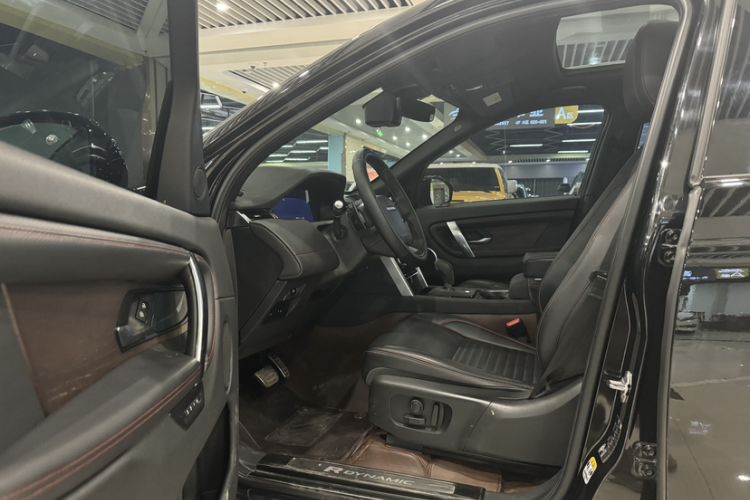 Used Land Rover Discovery Sport 2021 249 PS R-Dynamic SE Performance Tech Edition 5 Seats Interior 3