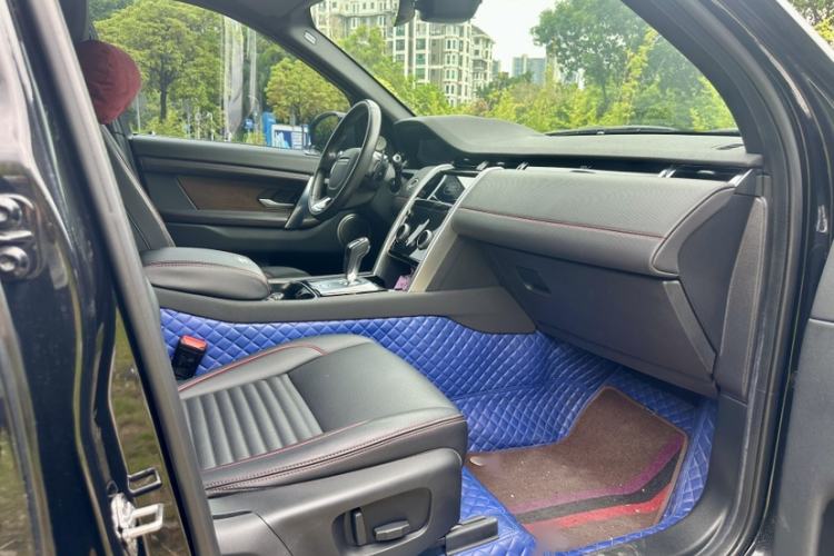 Used Land Rover Discovery Sport 2021 249 PS R-Dynamic S Performance Edition Interior 4