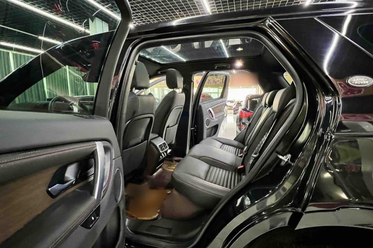 Used Land Rover Discovery Sport 2021 249 PS R-Dynamic S Performance Edition Interior 4