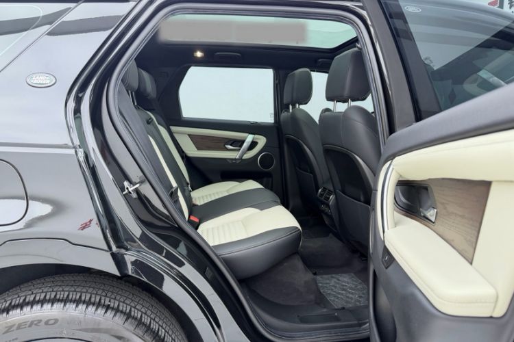 Used Land Rover Discovery Sport 2021 249 PS R-Dynamic S Performance Edition Interior 4