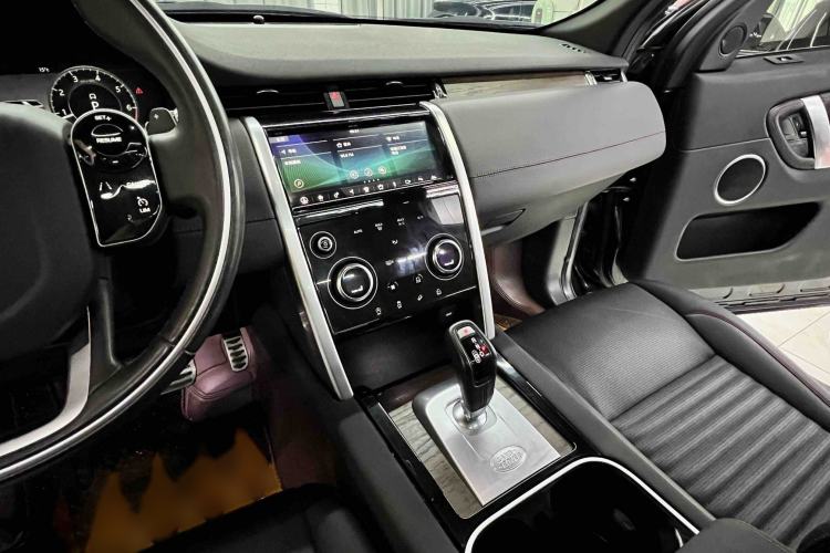 Used Land Rover Discovery Sport 2021 249 PS R-Dynamic S Performance Edition Interior 5
