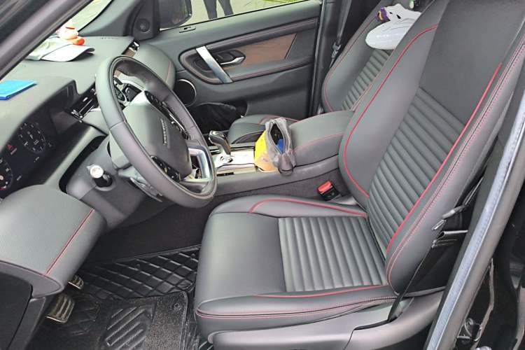 Used Land Rover Discovery Sport 2021 249 PS R-Dynamic S Performance Edition Left Front Seat