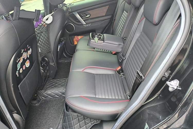 Used Land Rover Discovery Sport 2021 249 PS R-Dynamic S Performance Edition Left Rear Seat