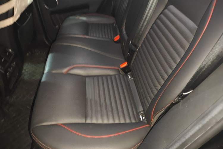 Used Land Rover Discovery Sport 2021 200 PS Family Edition Left Rear Seat
