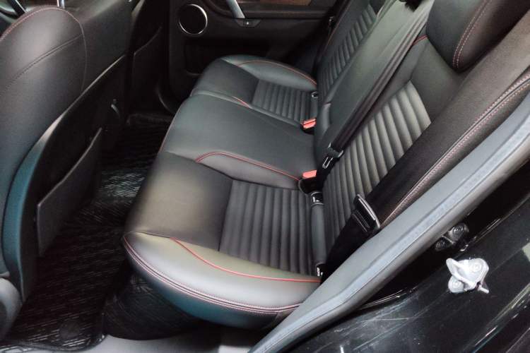 Used Land Rover Discovery Sport 2021 249 PS R-Dynamic S Performance Edition Left Rear Seat
