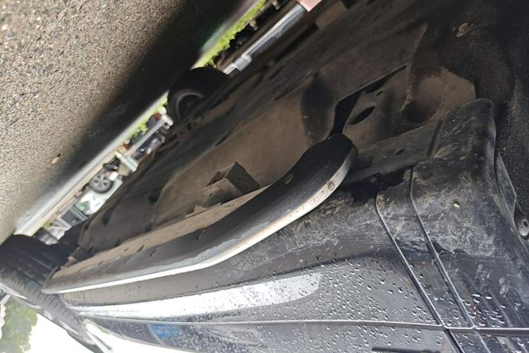 Used Land Rover Discovery Sport 2021 249 PS R-Dynamic S Performance Edition Left Side Sill
