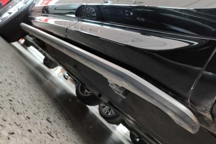 Used Land Rover Discovery Sport 2021 249 PS R-Dynamic S Performance Edition Left Side Sill