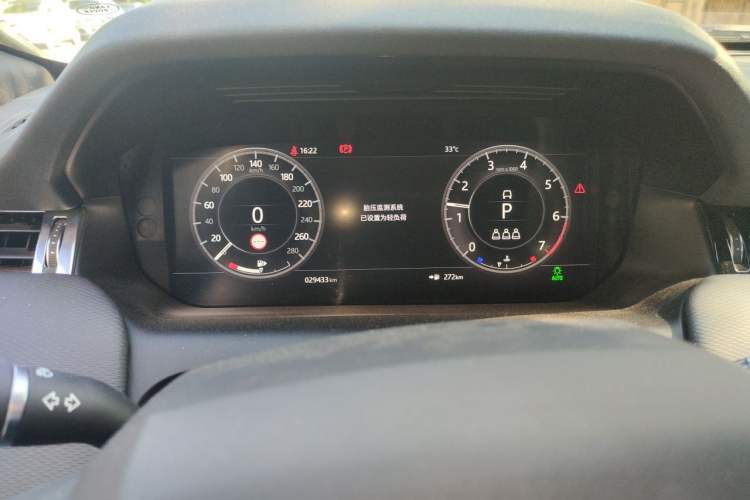 Used Land Rover Discovery Sport 2021 249 PS R-Dynamic S Performance Edition Odometer Close Up