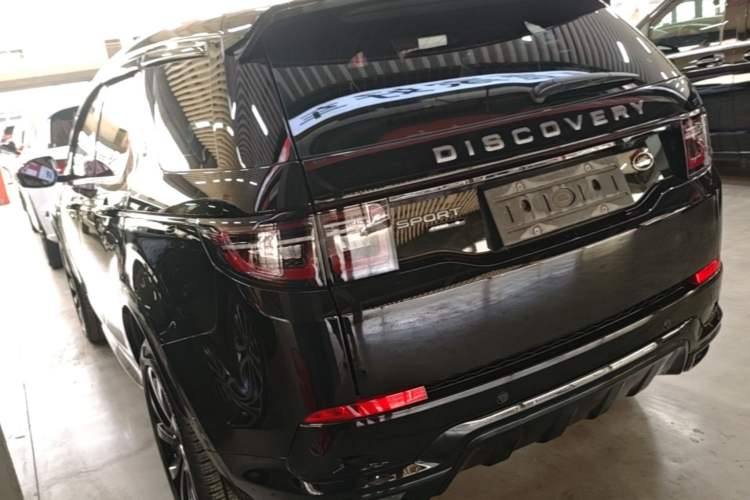 Used Land Rover Discovery Sport 2021 249 PS R-Dynamic S Performance Edition Rear Left 45 Deg