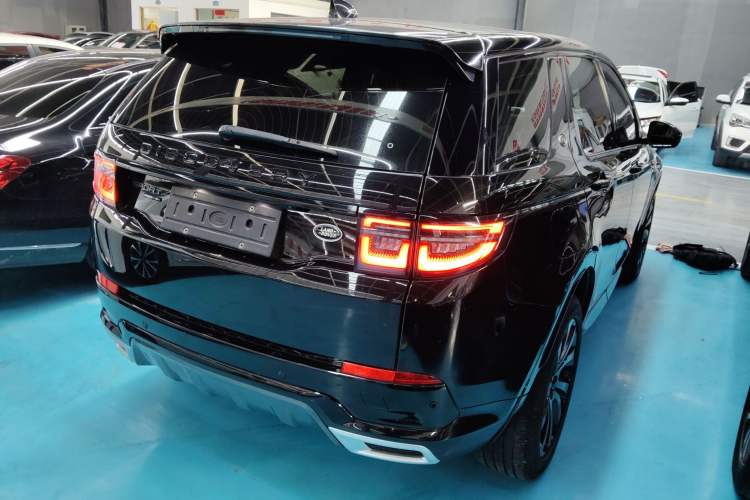 Used Land Rover Discovery Sport 2021 249 PS R-Dynamic S Performance Edition Rear Right 45 Deg