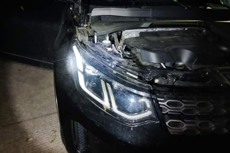 Used Land Rover Discovery Sport 2021 249 PS R-Dynamic S Performance Edition Right Front Headlight