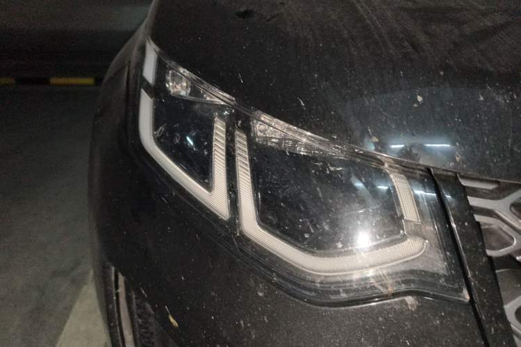 Used Land Rover Discovery Sport 2021 249 PS R-Dynamic SE Performance Tech Edition 5 Seats Right Front Headlight