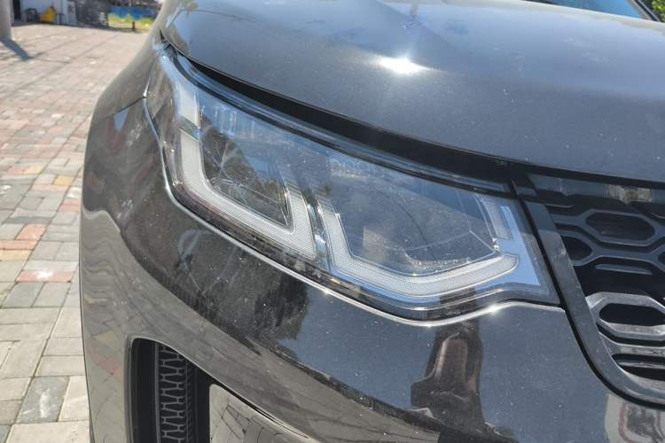 Used Land Rover Discovery Sport 2021 249 PS R-Dynamic SE Performance Tech Edition 7 Seats Right Front Headlight
