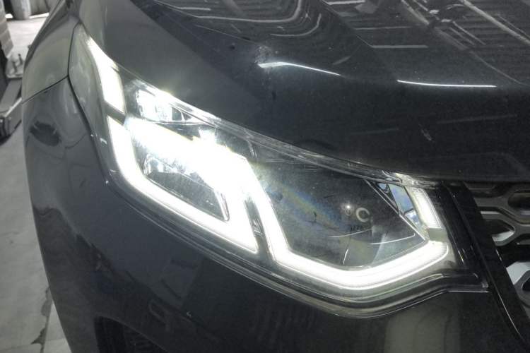 Used Land Rover Discovery Sport 2021 249 PS R-Dynamic S Performance Edition Right Front Headlight