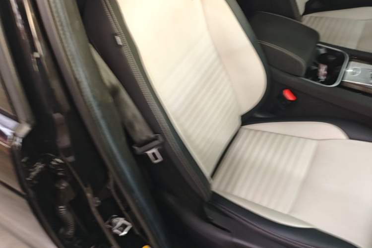 Used Land Rover Discovery Sport 2021 249 PS R-Dynamic S Performance Edition Right Front Seat