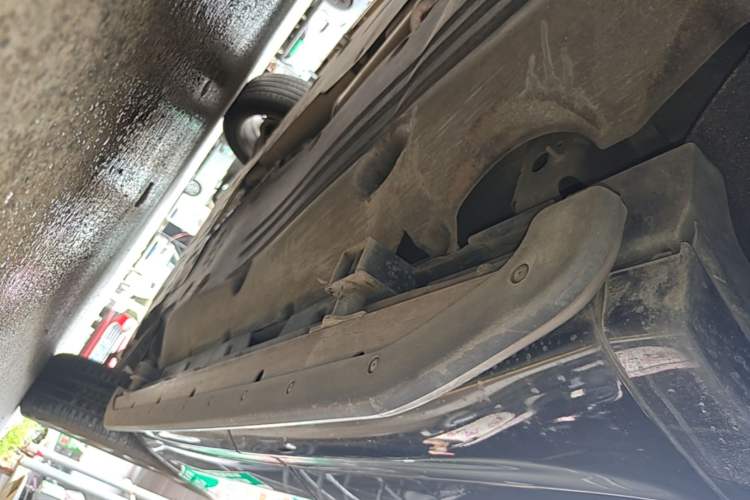Used Land Rover Discovery Sport 2021 249 PS R-Dynamic S Performance Edition Right Side Sill