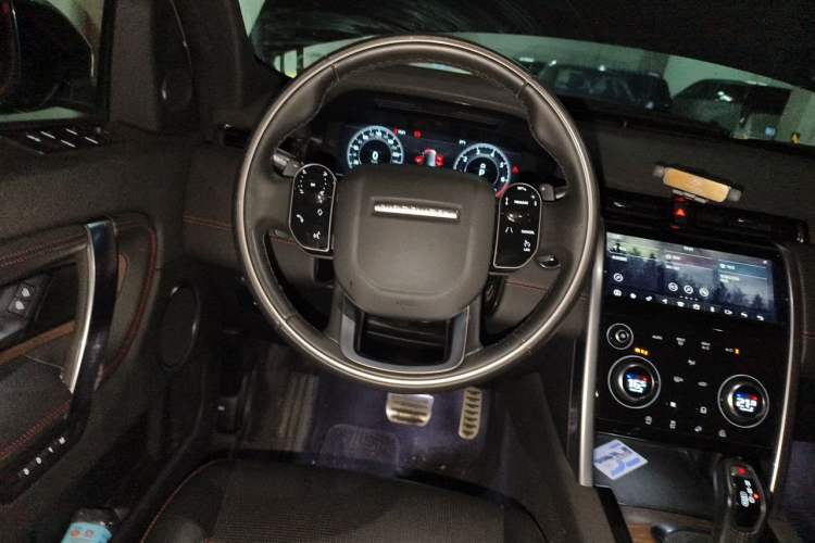 Used Land Rover Discovery Sport 2021 249 PS R-Dynamic SE Performance Tech Edition 5 Seats Steering Wheel