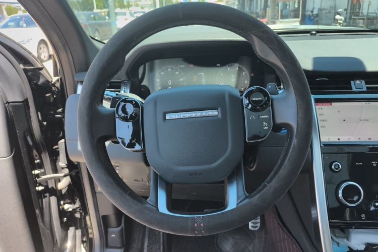 Used Land Rover Discovery Sport 2021 249 PS R-Dynamic SE Performance Tech Edition 7 Seats Steering Wheel