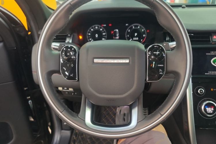 Used Land Rover Discovery Sport 2021 249 PS R-Dynamic SE Performance Tech Edition 5 Seats Steering Wheel