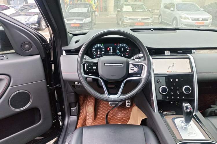 Used Land Rover Discovery Sport 2021 249 PS R-Dynamic SE Performance Tech Edition 5 Seats Steering Wheel
