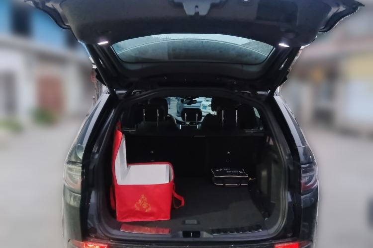 Used Land Rover Discovery Sport 2021 249 PS R-Dynamic S Performance Edition Trunk