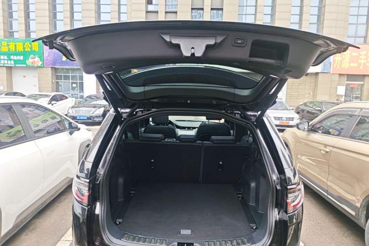 Used Land Rover Discovery Sport 2021 249 PS R-Dynamic SE Performance Tech Edition 5 Seats Trunk