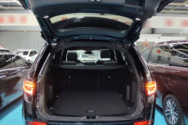 Used Land Rover Discovery Sport 2021 249 PS R-Dynamic S Performance Edition Trunk