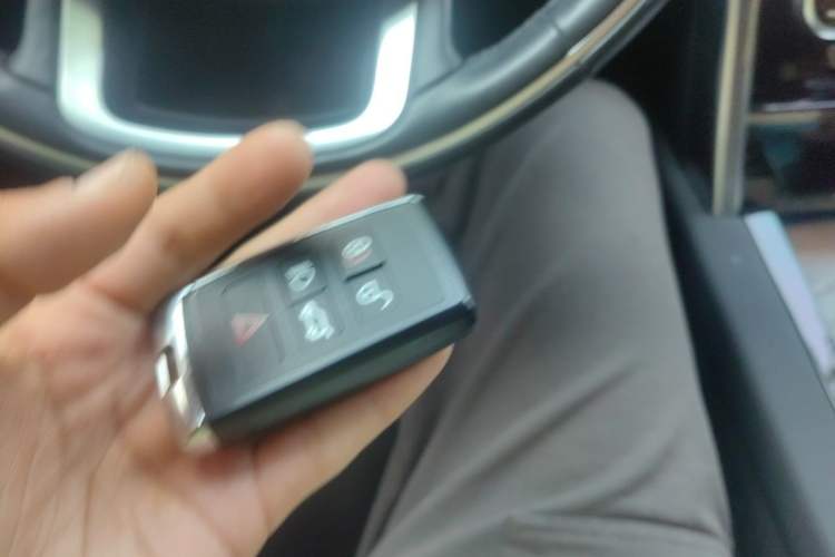 Used Land Rover Discovery Sport 2021 249 PS R-Dynamic S Performance Edition Vehicle Key