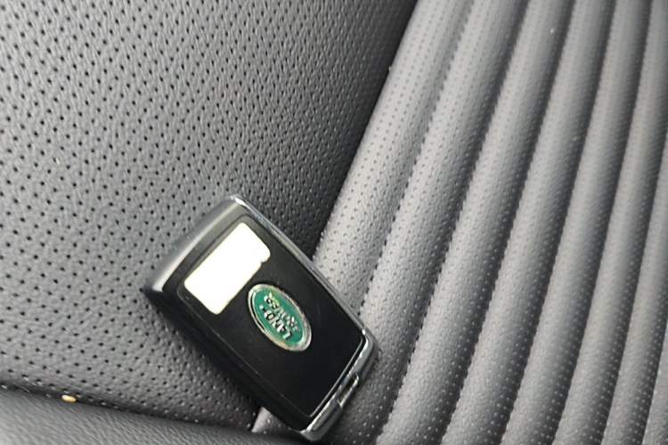 Used Land Rover Discovery Sport 2021 249 PS R-Dynamic S Performance Edition Vehicle Key