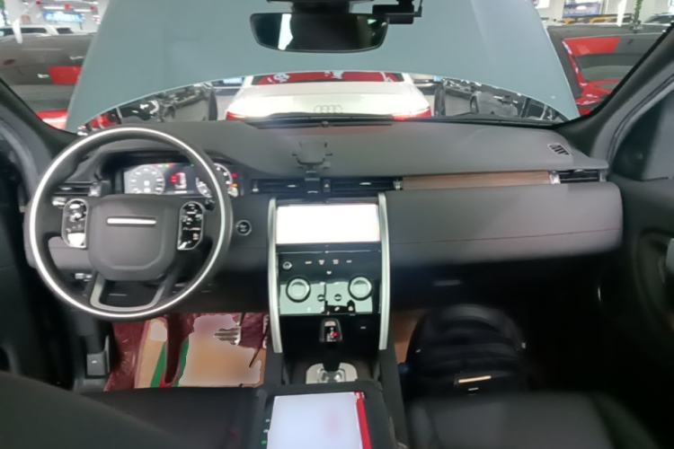Used Land Rover Discovery Sport 2021 249 PS R-Dynamic S Performance Edition Center Console
