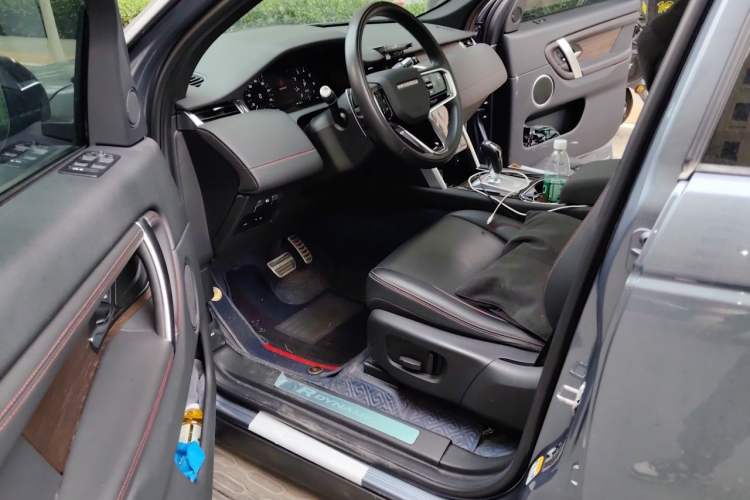 Used Land Rover Discovery Sport 2021 249 PS R-Dynamic S Performance Edition Driver Seat