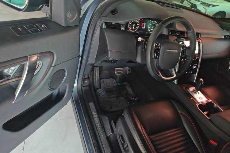 Used Land Rover Discovery Sport 2021 249 PS R-Dynamic S Performance Edition Driver Seat