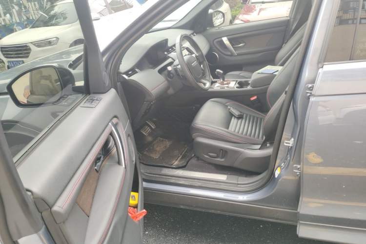 Used Land Rover Discovery Sport 2021 249 PS R-Dynamic S Performance Edition Driver Seat