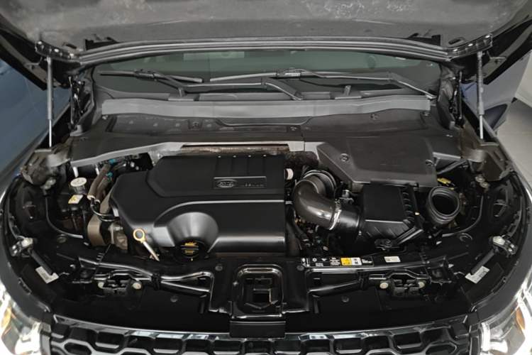 Used Land Rover Discovery Sport 2021 249 PS R-Dynamic S Performance Edition Engine Bay