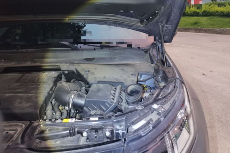 Used Land Rover Discovery Sport 2021 249 PS R-Dynamic S Performance Edition Engine Bay Left