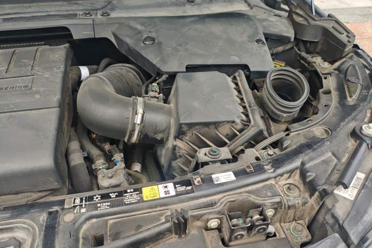 Used Land Rover Discovery Sport 2021 249 PS R-Dynamic SE Performance Tech Edition 7 Seats Engine Bay Left