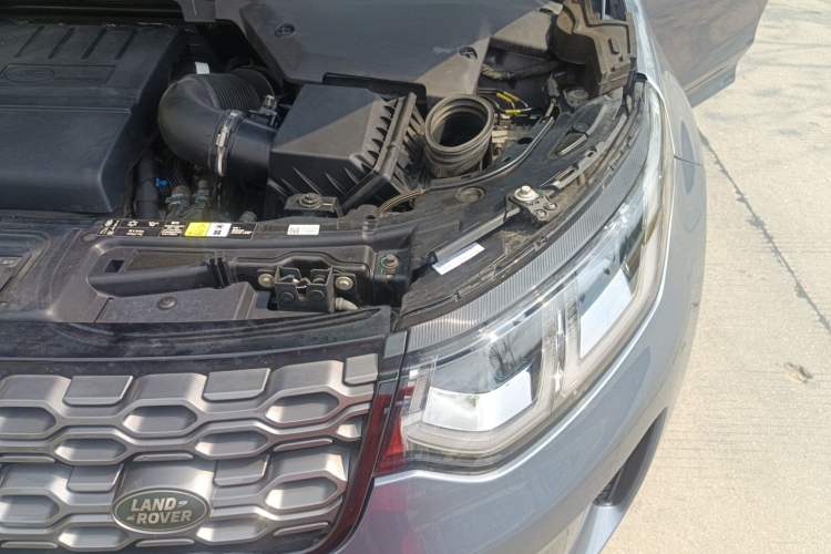 Used Land Rover Discovery Sport 2021 249 PS R-Dynamic S Performance Edition Engine Bay Left